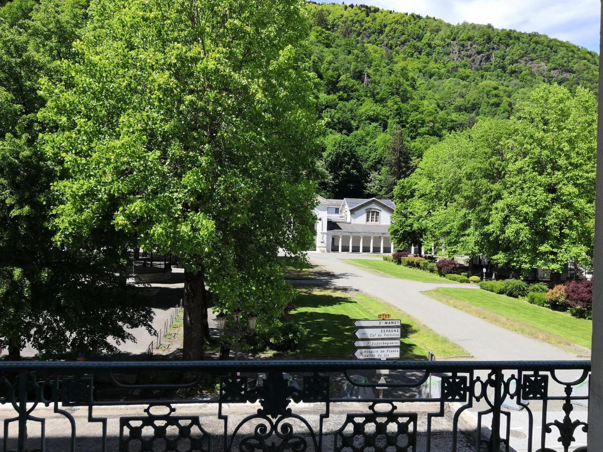 אפרטהוטל Bagnères-de-Luchon Royal Luchon מראה חיצוני תמונה