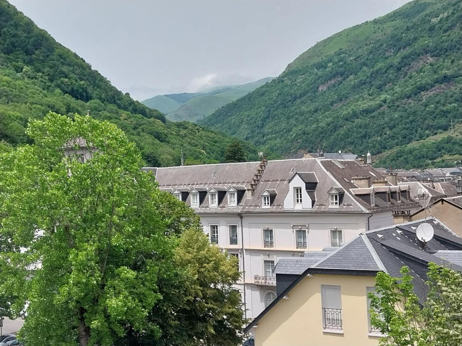 אפרטהוטל Bagnères-de-Luchon Royal Luchon מראה חיצוני תמונה