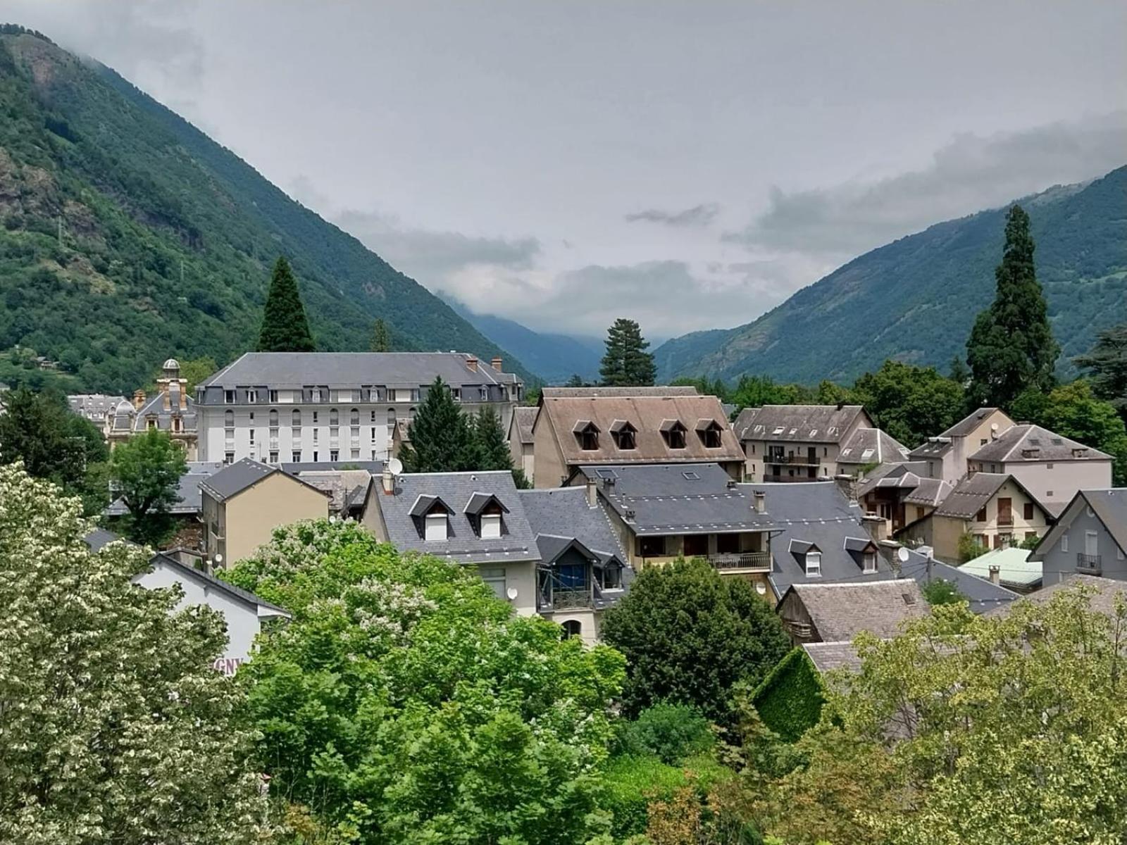 אפרטהוטל Bagnères-de-Luchon Royal Luchon מראה חיצוני תמונה